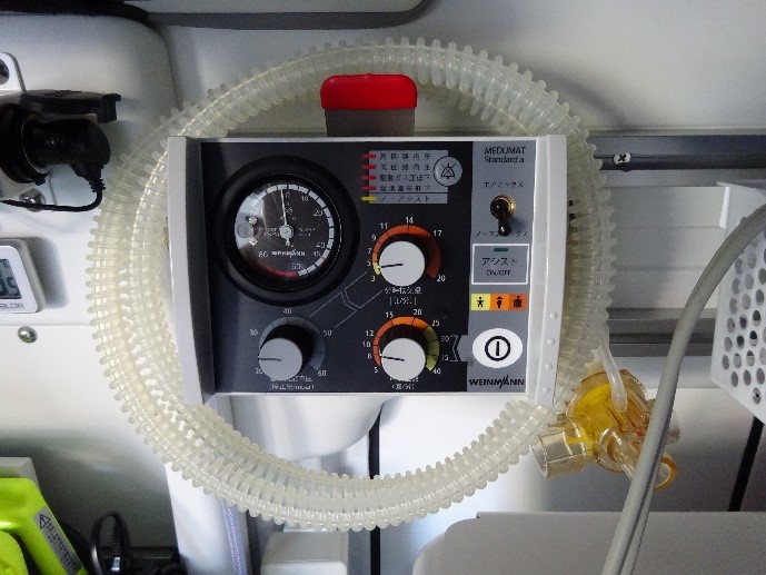 自動式人工呼吸器の写真