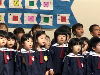 みやぞの幼稚園の合唱の写真