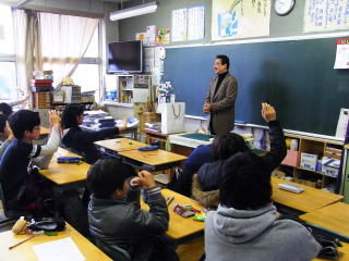 日本画を学ぶ課外授業の写真