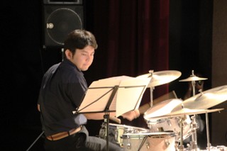 ドラムの竹内武さん