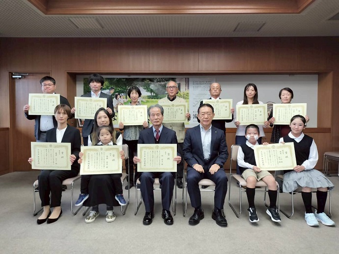 令和7年度表彰式の集合写真