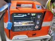 自動体外式除細動器（AED）の写真