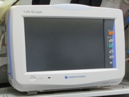 患者監視装置（ベットサイドモニター）の写真