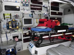 南消防署高規格救急車内部の写真