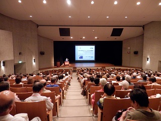 観客席の様子