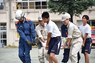 担架を活用した傷病者避難