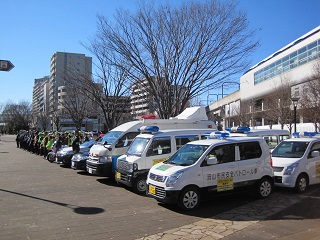 写真：関係団体の車両など