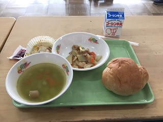 写真：当日の給食メニュー