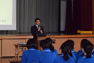 写真：中央学院高校（我孫子市）野球部監督の相馬幸樹さん