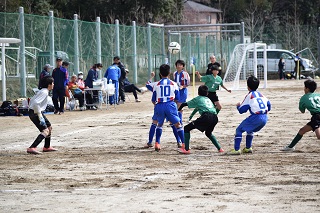 写真：白熱した試合を繰り広げる選手の皆さん