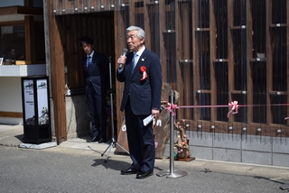 挨拶を行う池森会頭の写真