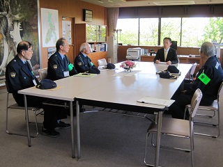 写真：井崎市長より更なるパトロール強化を要請
