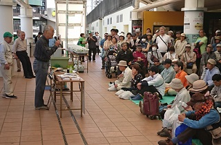 写真：ゴーヤの育て方講習会を実施