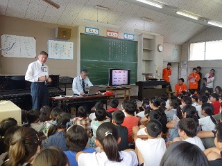 写真：流山小学校オランダ教室の様子