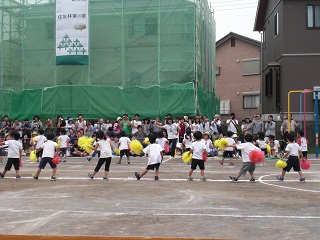 写真：4歳児クラスによる応援