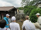 写真：市内の石神仏をめぐる皆さん