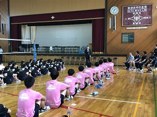 写真：交流会の開会式