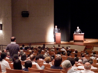 会場全体の様子の写真