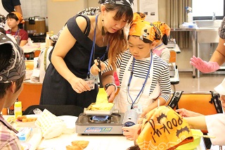 写真：親子体験の様子