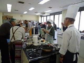 写真：料理教室の様子