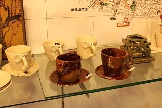 写真：吉岡忠介陶想展の様子