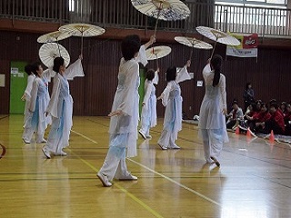 写真：太極拳を披露