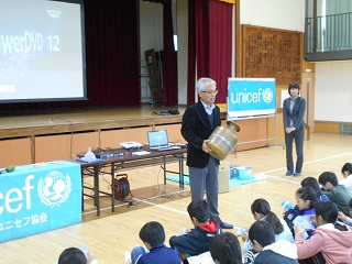 写真：講師の鮫田さん2