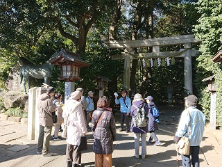 写真：現地見学の様子