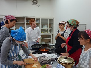 写真：料理教室の様子