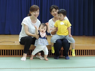 写真：お誕生月を迎えたお子さんの様子