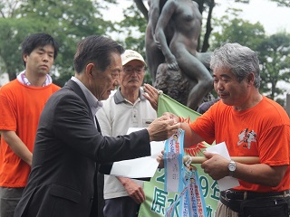 写真：あいさつする市長の様子