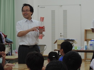 写真：常盤松中学校浮谷先生による講義の様子