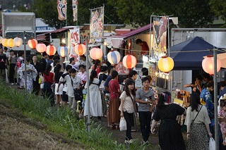 写真：屋台村の様子