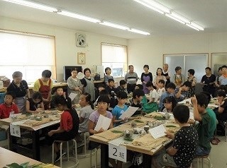 写真：陶芸教室の様子