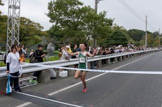 写真：10キロの部ゴールの様子