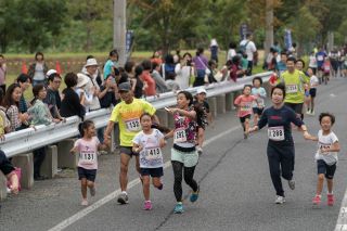 写真：10キロの部のランナー