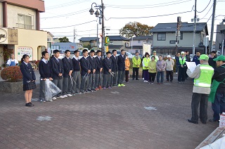 写真：会場に集まる参加者