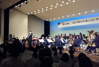 写真:演奏する学生たち6