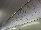 写真：流鉄車両内に展示された俳句作品