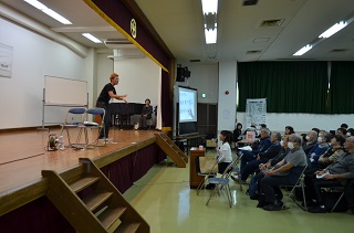 写真：講演会の様子