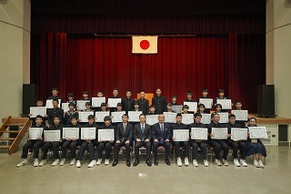 写真：中学生の受賞者の集合写真