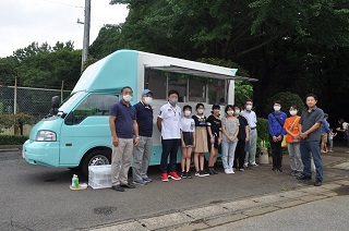 写真：スタッフの皆さん