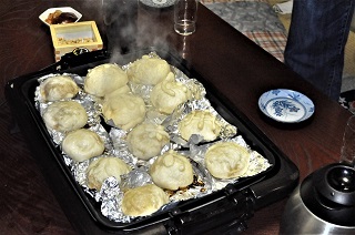 写真：出来上がった肉まん