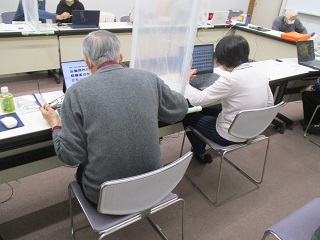 初心者のためのマンツーマンによるパソコン教室