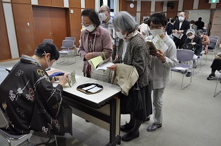 森の図書館教養講座「おばさん四十八歳小説家になりました」