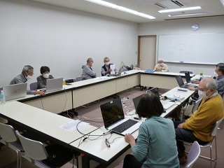 令和4年6月9日・10日、森の図書館で「パソコン初心者のためのマンツーマンによる教室」が開催されました。