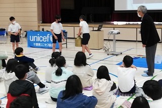 ユニセフ平和教室の様子