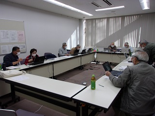 令和4年12月8日・9日、森の図書館で「パソコン初心者のためのマンツーマンによる教室」が開催されました。