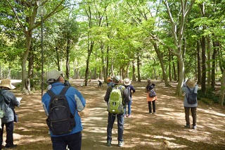 令和5年4月13日、森の図書館で「初心者のための野鳥観察」が開催されました。