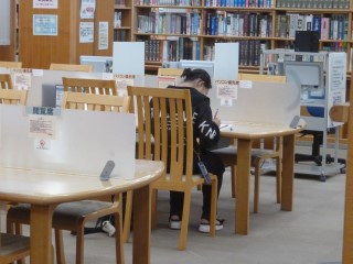 令和5年6月18日、森の図書館で「勉強しnight!春」が開催されました。